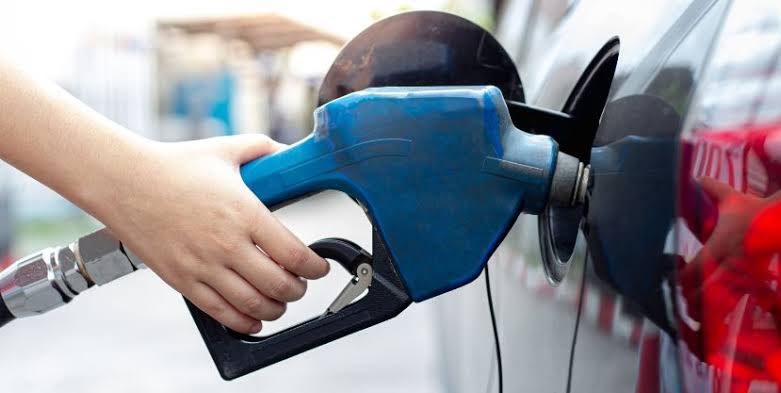 Cómo reducir los costos de combustible de una flota de vehículos empresariales